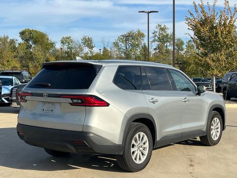 Used 2024 Toyota Grand Highlander XLE image 12