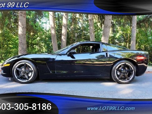 Used 2005 Chevrolet Corvette Coupe w/ Preferred Equipment Group RWD image 5