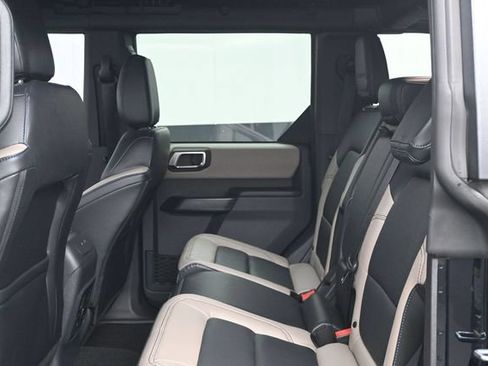 Certified 2024 Ford Bronco Wildtrak AWD/4WD image 5
