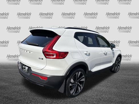 Certified 2023 Volvo XC40 B5 Ultimate w/ Protection Package Premier AWD/4WD image 10