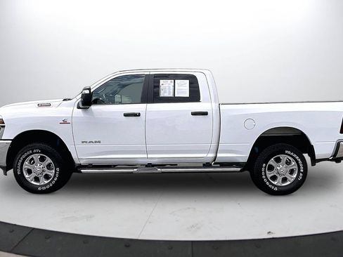 Used 2025 RAM 2500 Big Horn AWD/4WD image 5