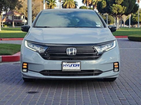 Used 2023 Honda Odyssey Sport image 2