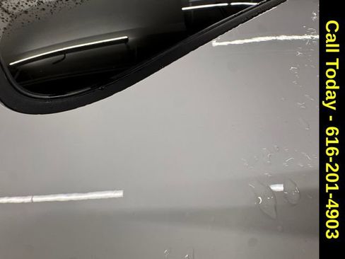 Used 2023 Jeep Grand Cherokee Limited w/ Black Appearance Package image 22