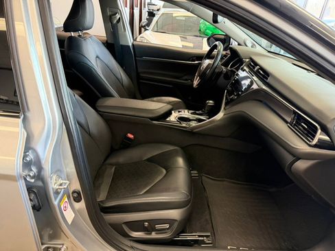 Used 2019 Toyota Camry XSE w/ Navigation Package image 34