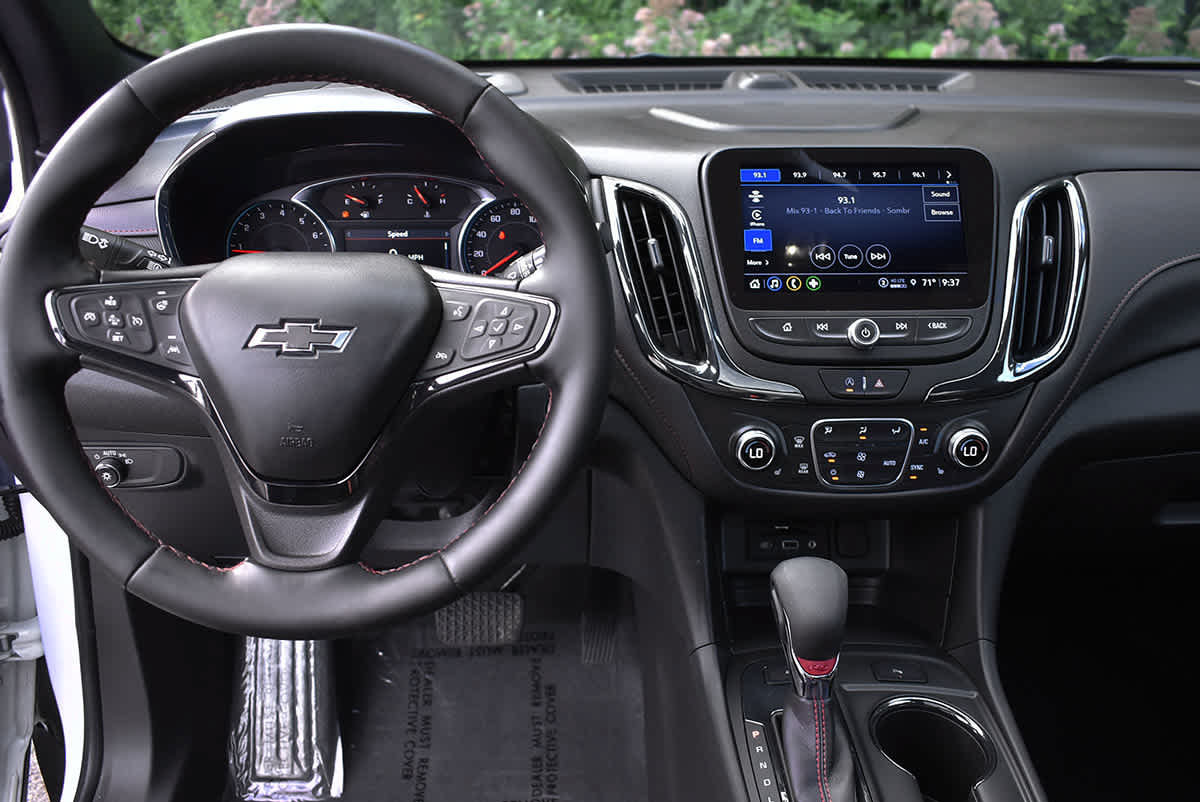 Used 2024 Chevrolet Equinox RS w/ RS Leather Package AWD/4WD image 13