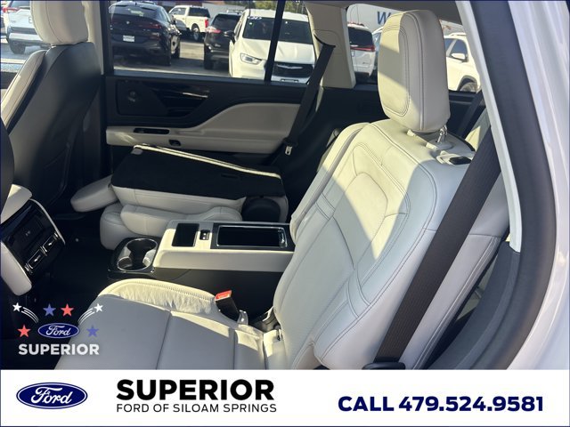 Used 2025 Lincoln Aviator Reserve w/ Illumination Package AWD/4WD image 17