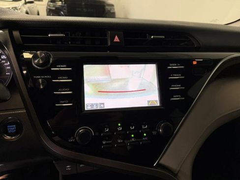 Used 2018 Toyota Camry LE w/ Convenience Package image 14