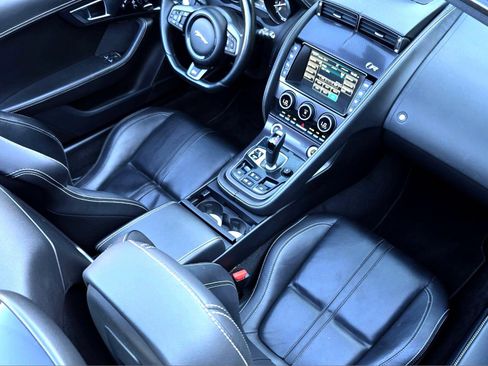 Used 2016 Jaguar F-TYPE R image 18