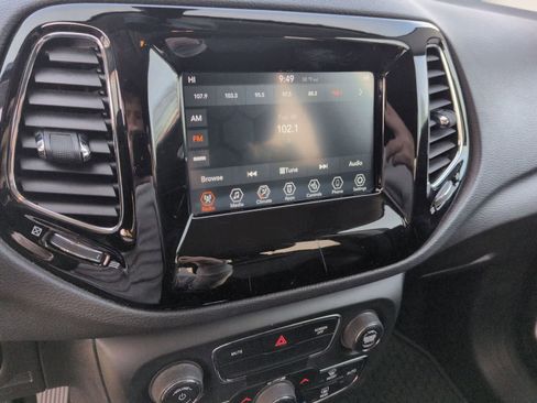 Certified 2021 Jeep Compass Latitude image 27