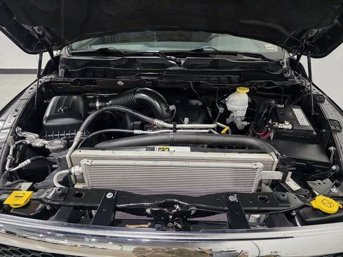 Used 2019 RAM 1500 Classic SLT image 11