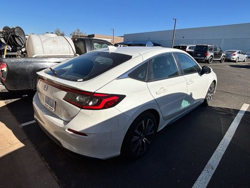 Used 2024 Honda Civic EX-L image 4