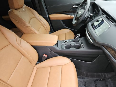 Used 2022 Cadillac XT4 Sport image 16