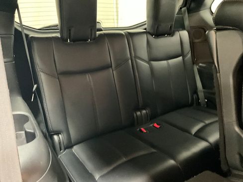 Used 2018 Nissan Pathfinder Platinum image 26