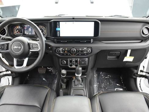 Used 2024 Jeep Wrangler Sahara w/ Technology Group image 11