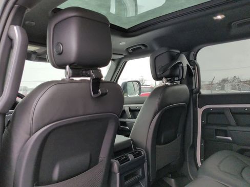 New 2026 Land Rover Defender 110 X-Dynamic SE image 17