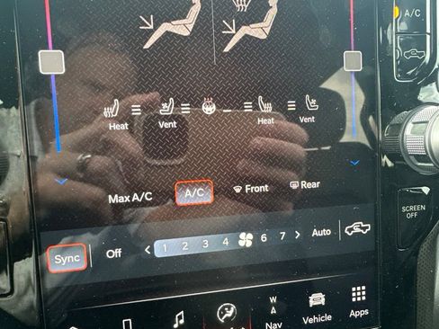 Used 2022 RAM 1500 Limited w/ Body-Colour Bumper Group AWD/4WD image 19