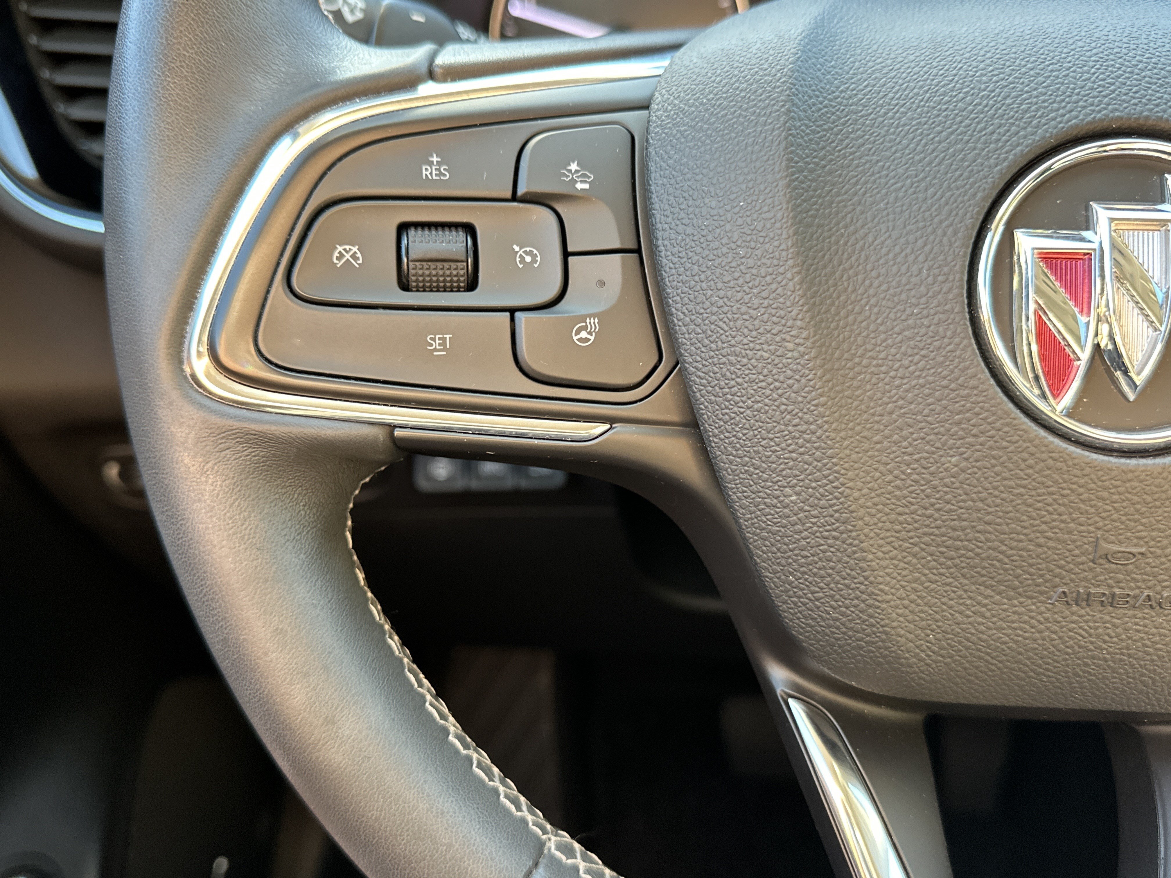 Used 2022 Buick Envision Avenir w/ Technology Package II FWD image 21