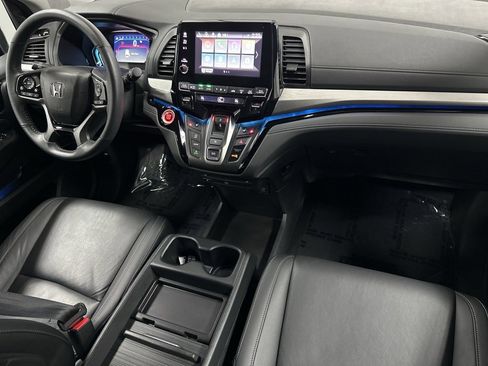 Used 2023 Honda Odyssey Touring image 11