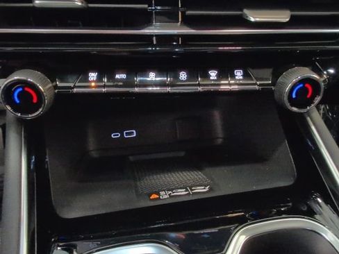 New 2026 Chevrolet Traverse LT w/ Driver Confidence Package AWD/4WD image 25