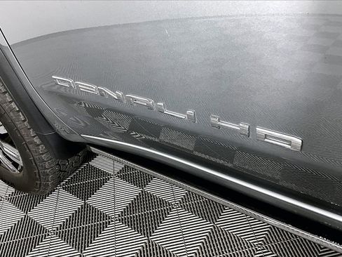 Used 2024 GMC Sierra 2500 Denali w/ Denali Reserve Package image 24