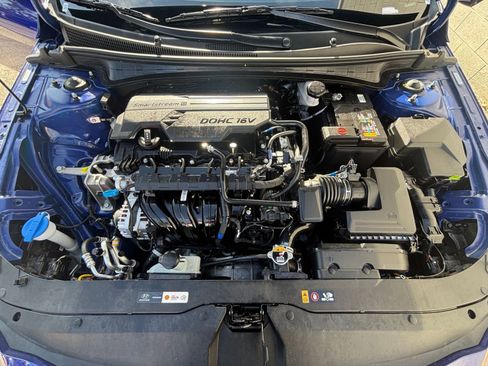 Used 2025 Hyundai Elantra SEL image 32