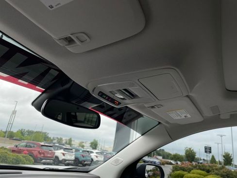 Used 2024 GMC Acadia Denali FWD image 20