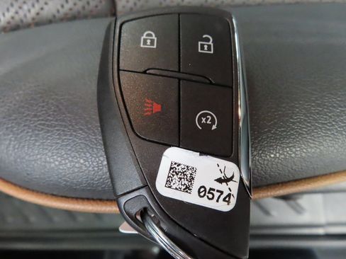 Used 2024 GMC Canyon AT4 w/ AT4 Premium Package image 57