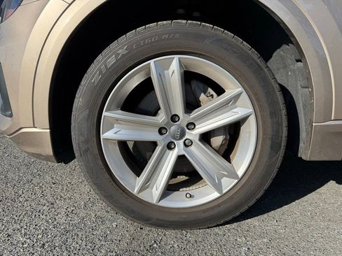 Used 2019 Audi Q8 Premium w/ Convenience Package image 17