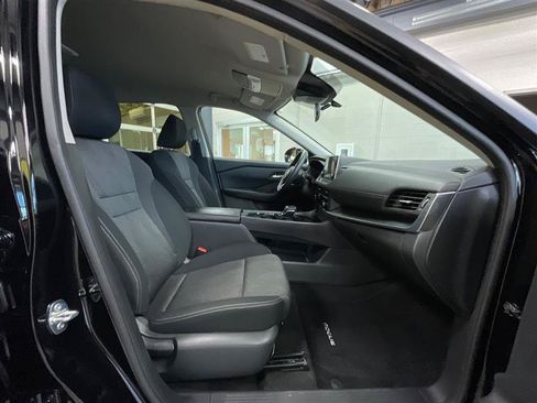 Used 2024 Nissan Rogue SV FWD image 31