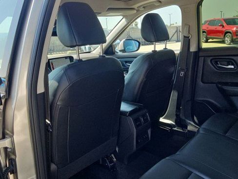 Used 2023 Nissan Rogue SL w/ SL Premium Package FWD image 22