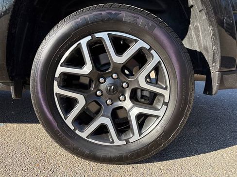 Used 2025 RAM 1500 Laramie image 10