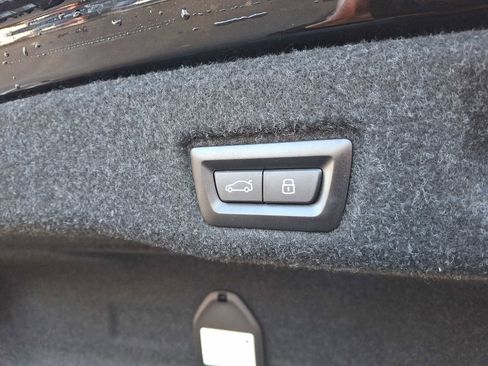 Used 2024 BMW i5 eDrive40i w/ Premium Package image 29