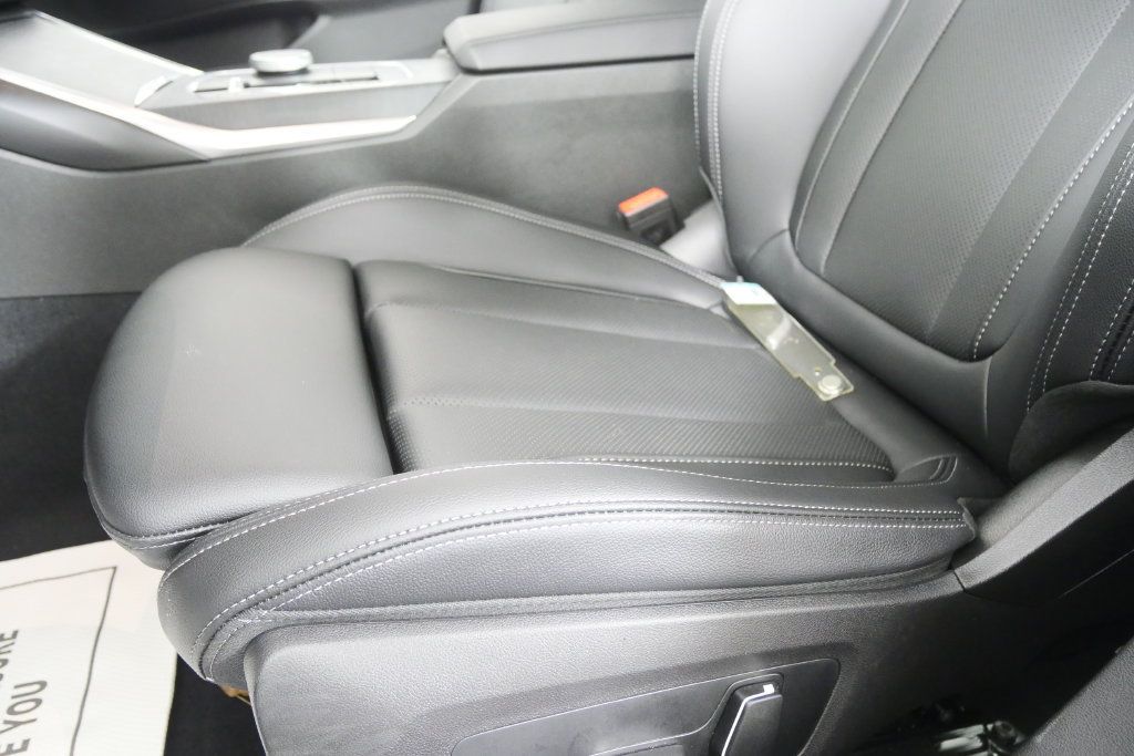 Certified 2026 BMW 330i Sedan RWD image 9