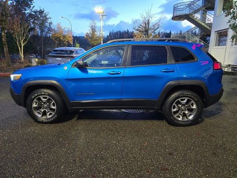 Used 2019 Jeep Cherokee Trailhawk AWD/4WD image 2