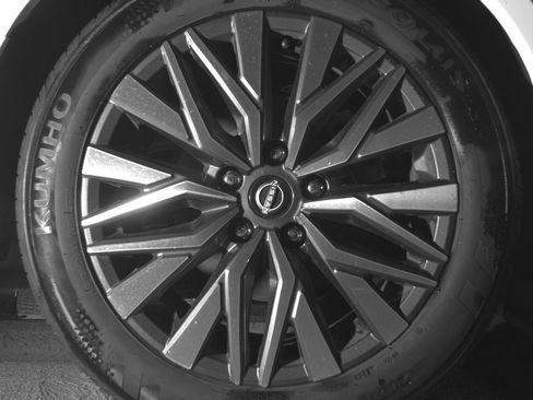 Used 2025 Nissan Altima 2.5 SV image 15