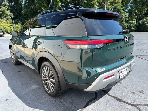 Used 2022 Nissan Pathfinder SL w/ SL Premium Package FWD image 11