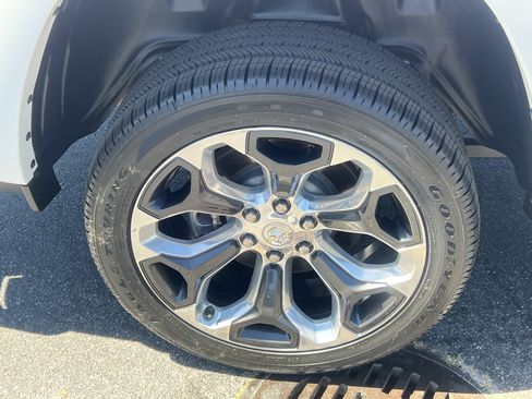 Used 2023 RAM 1500 Limited AWD/4WD image 22