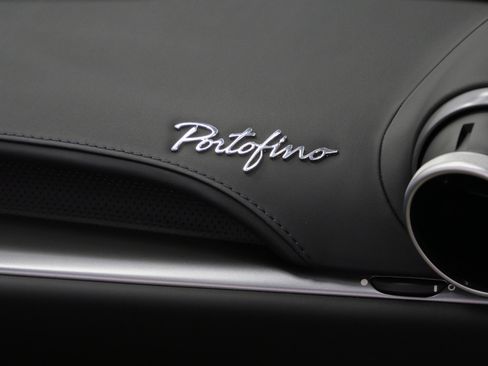 Used 2019 Ferrari Portofino RWD image 43