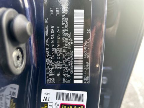 Used 2021 Toyota Highlander XLE image 34