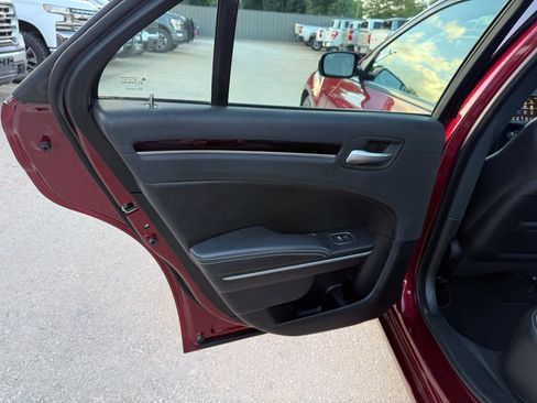 Used 2019 Chrysler 300 S RWD image 14