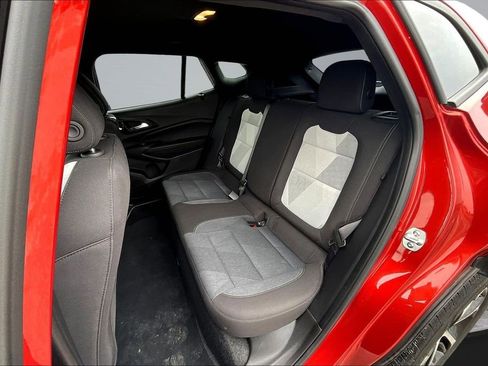 Used 2024 Chevrolet Trax RS w/ Driver Confidence Package FWD image 23