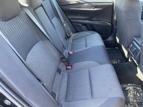 Used 2025 Toyota Camry SE image 11