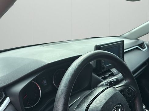 Used 2021 Toyota RAV4 XLE w/ Carpet Mat Package (TMS) image 42