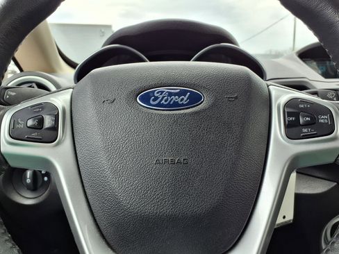 Used 2015 Ford Fiesta SE image 12