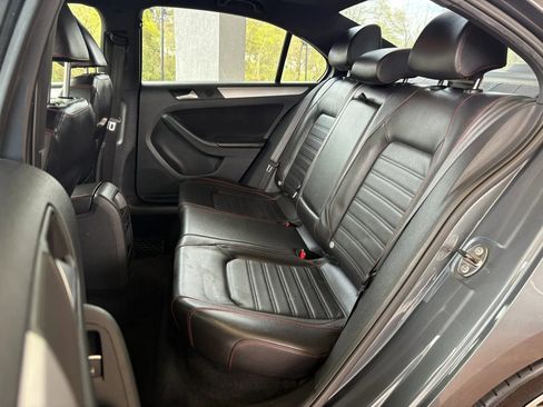 Used 2014 Volkswagen Jetta GLI image 19