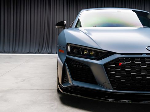 Used 2022 Audi R8 V10 w/ Premium Package RWD image 19