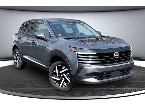 Used 2025 Nissan Kicks SV image 12