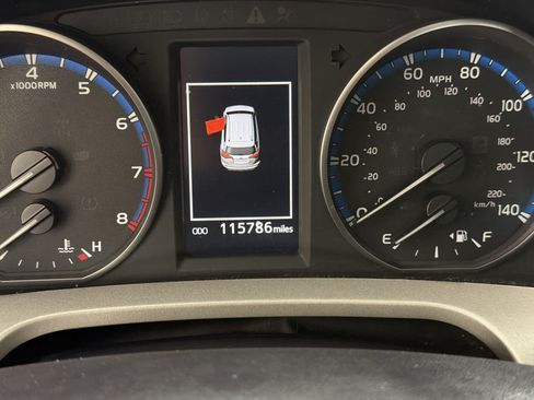 Used 2018 Toyota RAV4 XLE AWD/4WD image 21