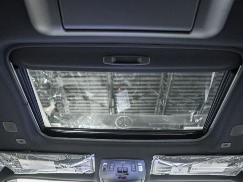 New 2026 Toyota Sienna Platinum image 33