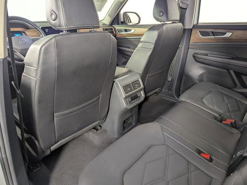 Used 2024 Volkswagen Atlas SE image 31